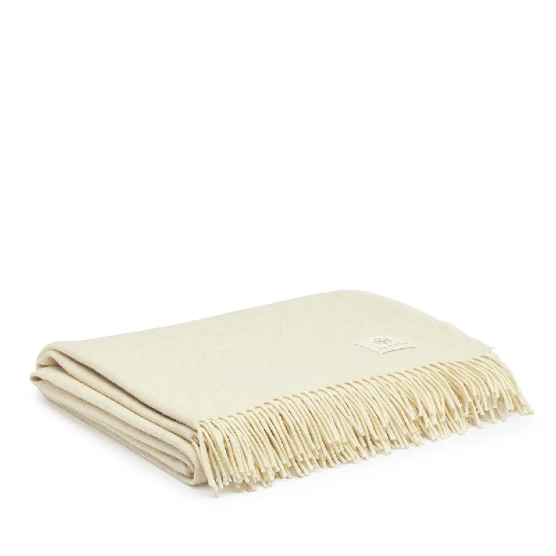 Lambswool throw cream