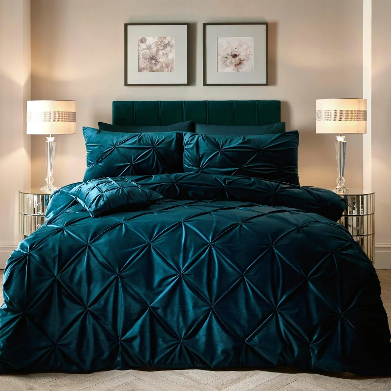 Mira Velvet Duvet Cover Set